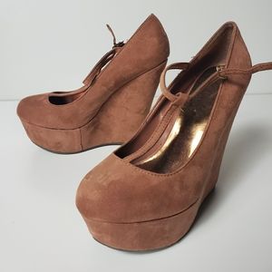 Breckelles Wedge Heel